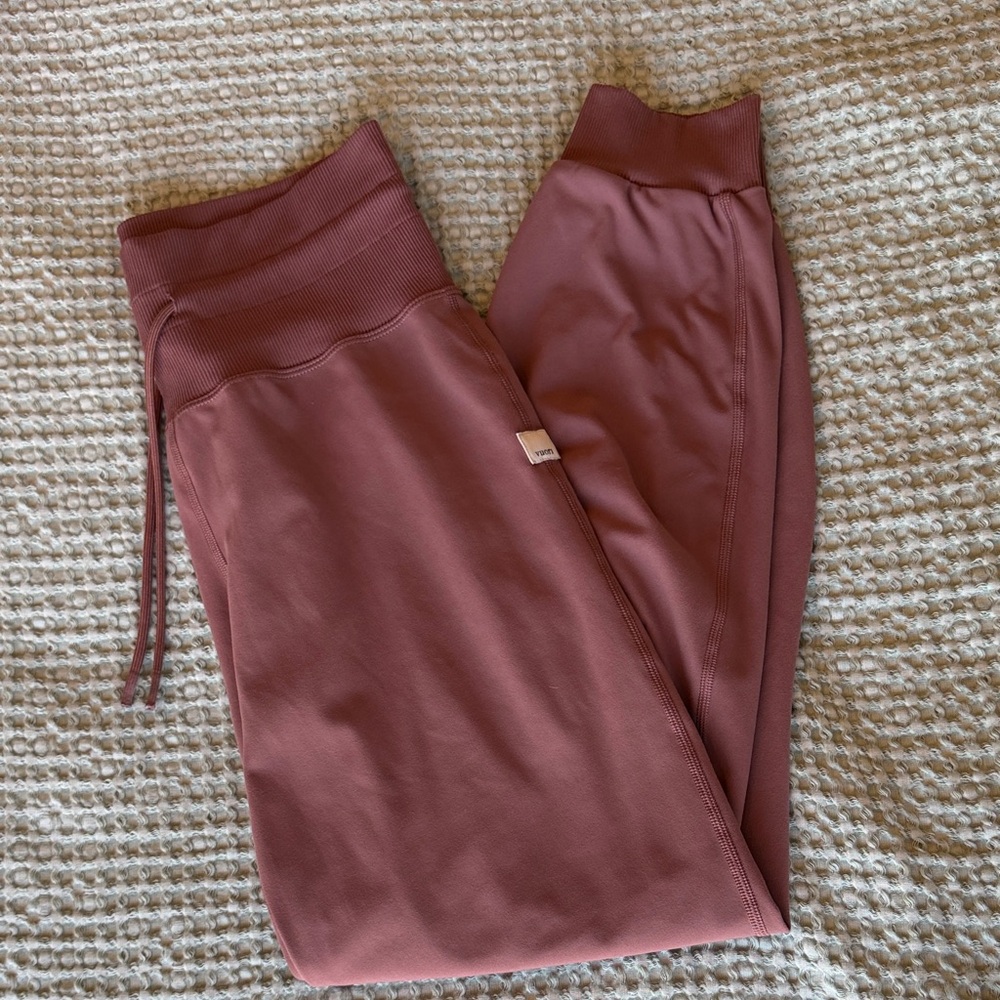 Vuori Daily Jogger